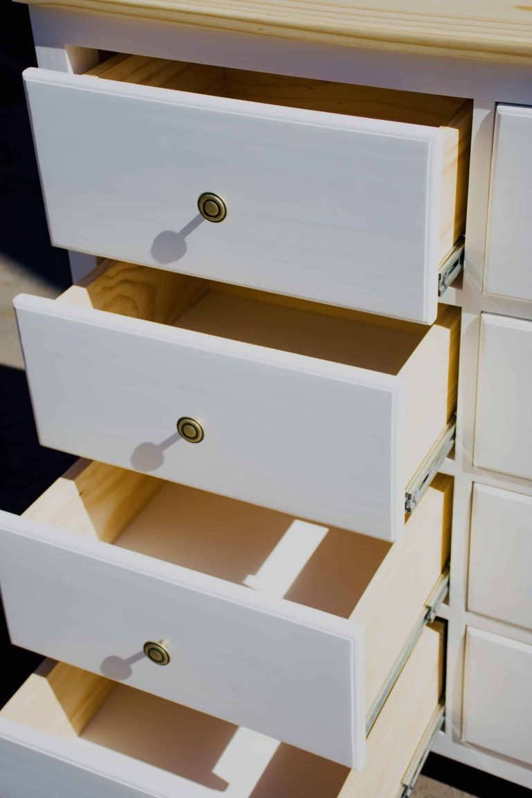 Cajonera Blanca con 8 Cajones Nailah